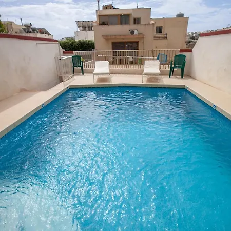 Апартаменты Pool And Sea Merill - Happy