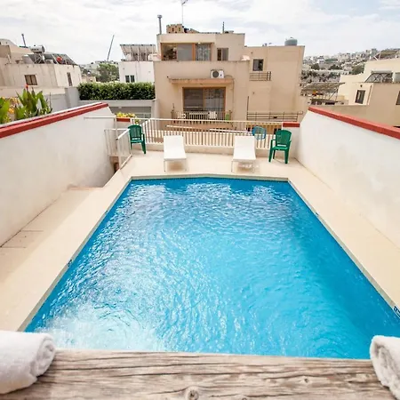 Pool And Sea Merill - Happy * Mellieħa