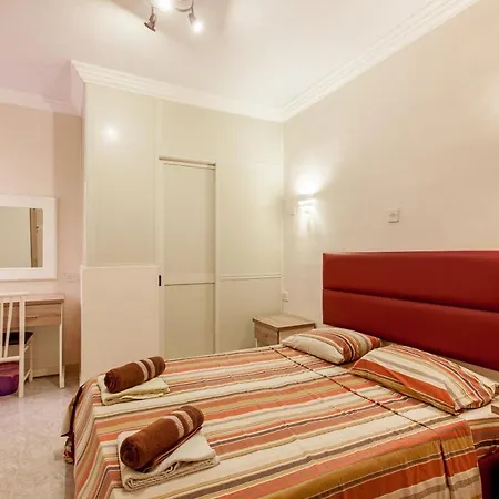 Pool And Sea Merill - Happy Apartment