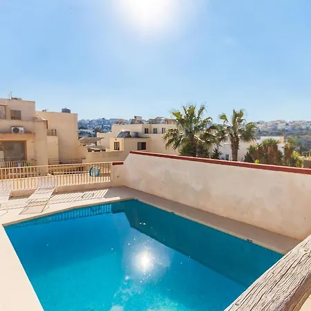 Pool And Sea Merill - Happy * Mellieħa